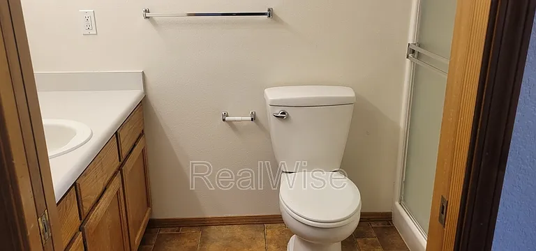 2210 SW Bridge St — Photo 24