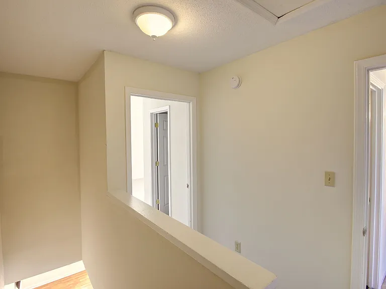 988 Clarizz Blvd S — Photo 10