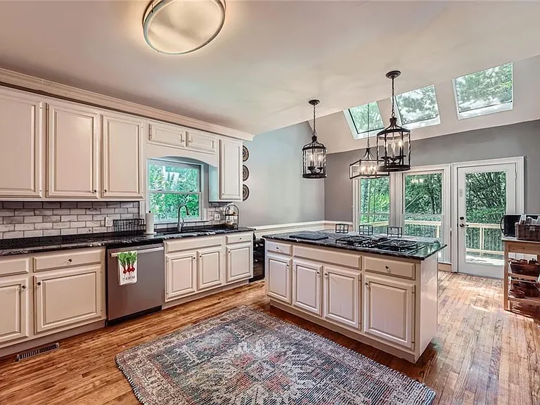 110 Boulder Dr — Photo 2