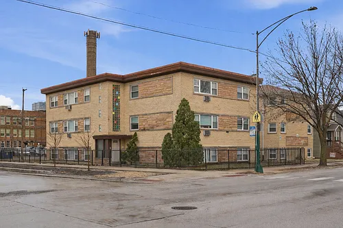 3057 N Narragansett Ave #9 Photo 1