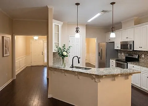 216 Carriage Hills Cir — Photo 3