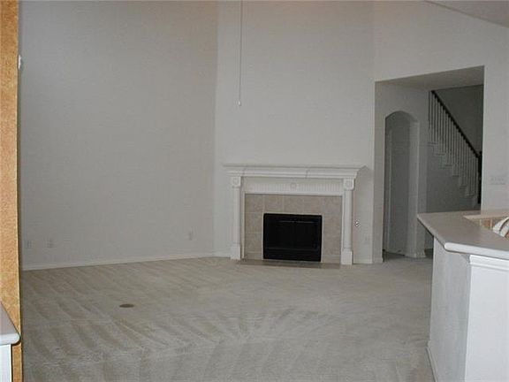 4th image of 4513 White Rock Ln