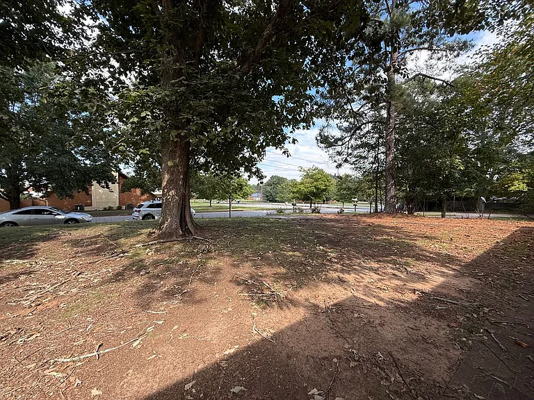 170 Forest Rd — Photo 11