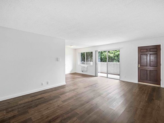 3rd image of 3637 Glendon Ave #1