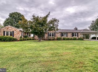 8215 Lees Ridge Rd, Warrenton, VA 20186