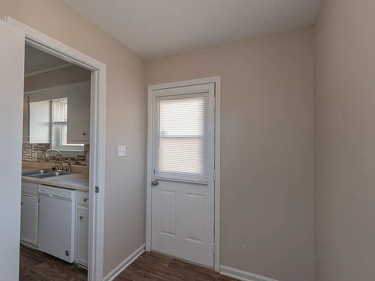 2937 Dahlia Dr — Photo 17
