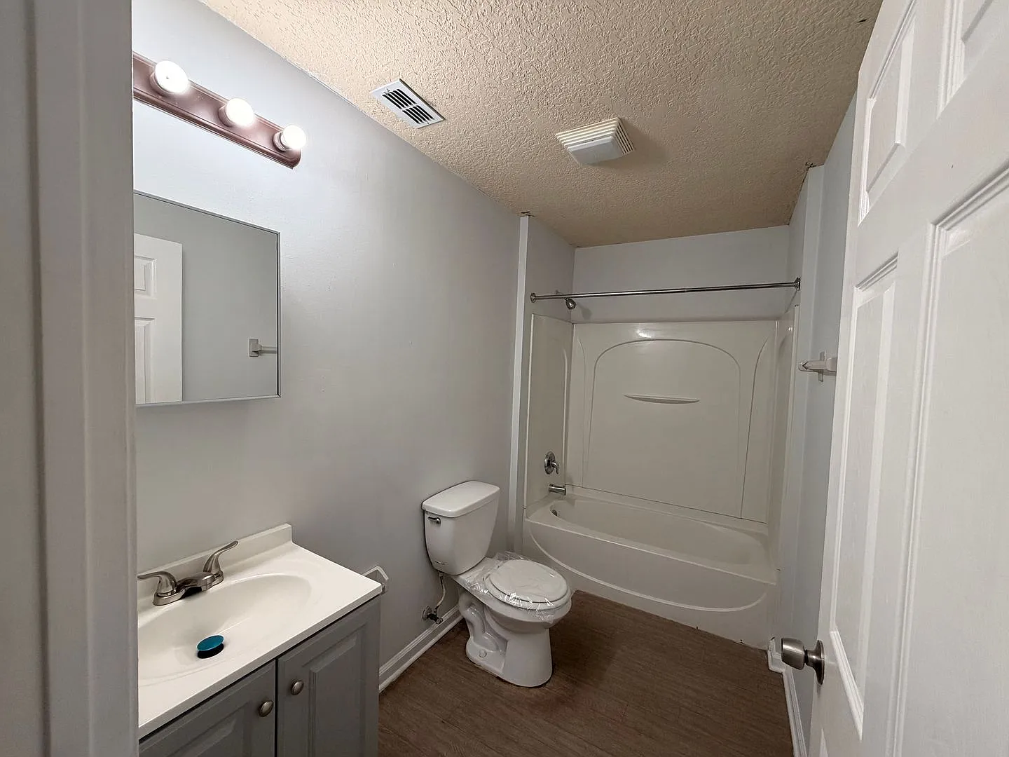3/2 Arlington Single Family Home For Rent! Pet Friendly! — Photo 4