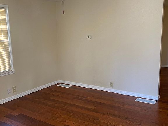 3rd image of 908 N 9th St