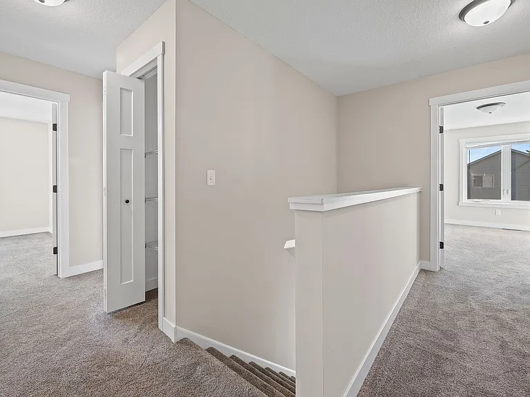 527 Meadow Ln — Photo 13