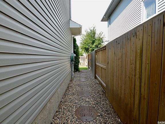 5th image of 227 Korol Cres
