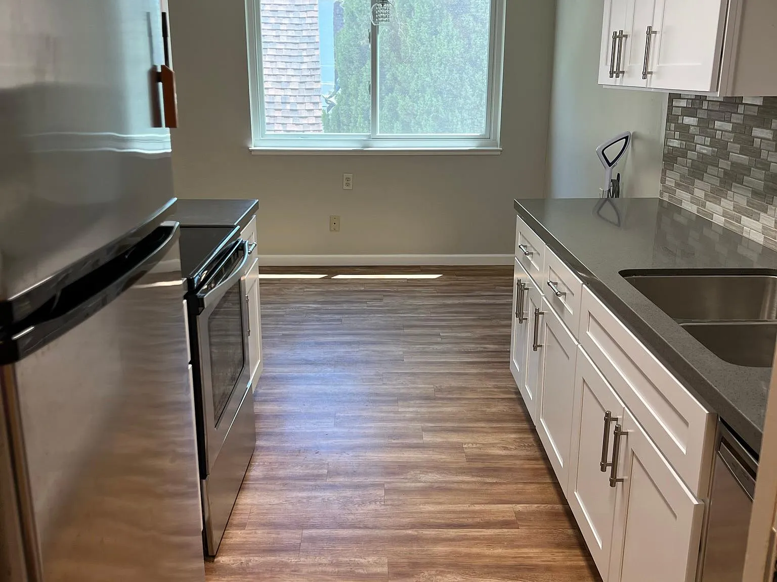 666 Oakland Ave — Photo 2