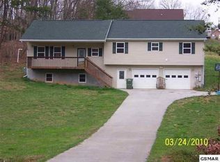 1443 Deer Meadows Rd, Sevierville, TN 37862