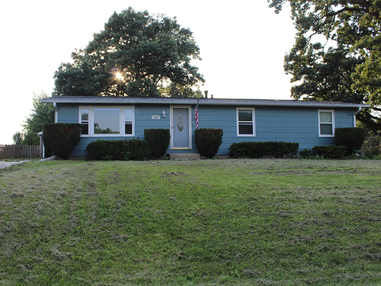 3 bed, 1200 sqft, $2,500 — Photo 1