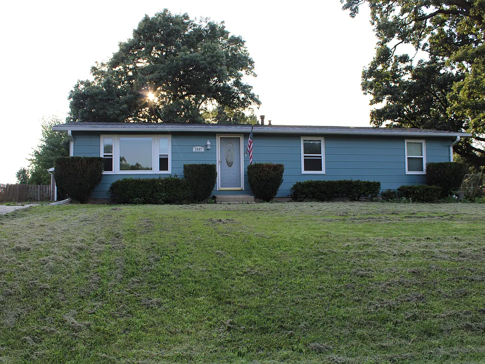 2807 Benjamin Dr