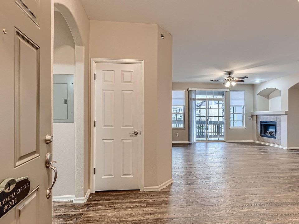 Welcome home to your new place! Greet your guests with this gorgeous view!