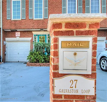 Sold by REMAX Elite | media 3