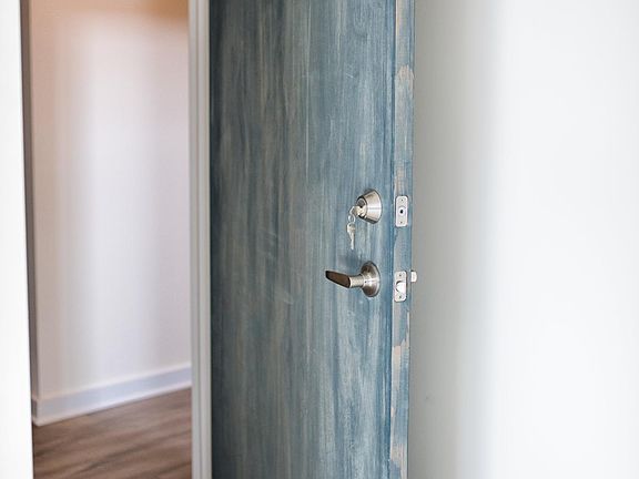5th image of 1312 Bainbridge St #204