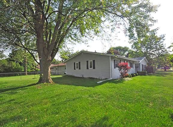 4th image of 1415 Montesano Ave