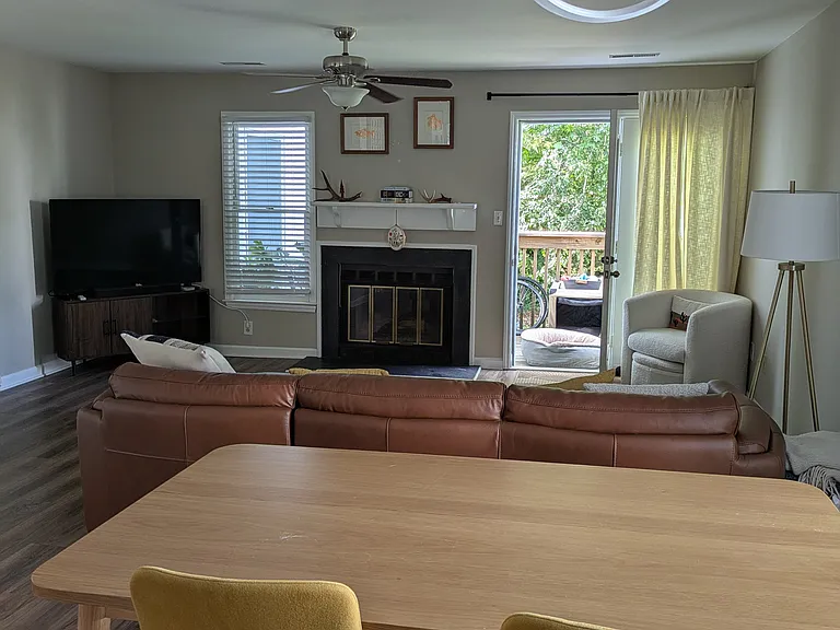 4634 Townesbury Ln — Photo 4