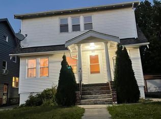 885 Woodview Rd, Cleveland Heights, OH 44121