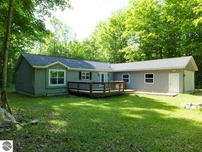 2280 Northwoods Dr, Benzonia, MI, 49616