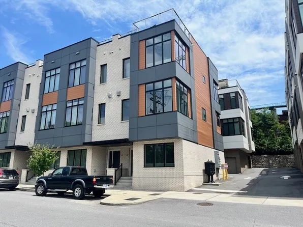 2 Bauhaus Ct, Asheville, NC 28801