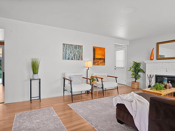 3rd image of 2917 W Sanson Ave