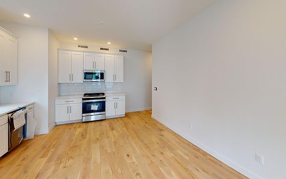 2nd image of 410 Shirley St #1