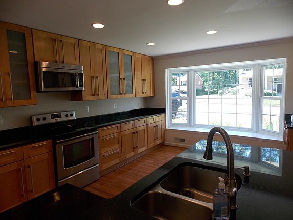 3rd image of 1006 Mountfort Ct SW