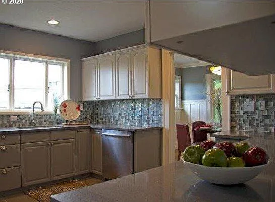 1225 NE 42nd Ave — Photo 10