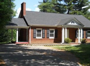 109 Country Club Ln, Galax, VA 24333