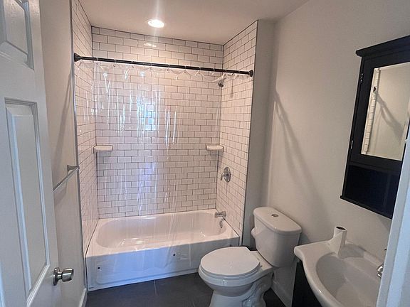 4th image of 2714 E Monmouth St #1
