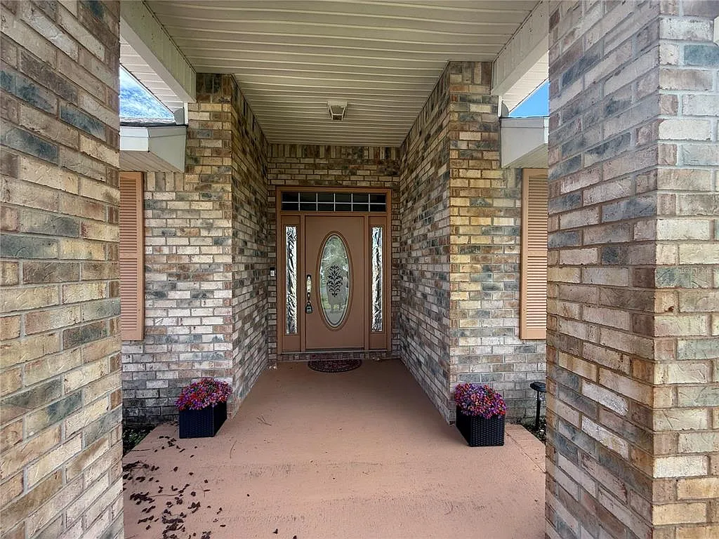 4 bed, 3.0 bath, 2451 sqft, $2,800 — Photo 2