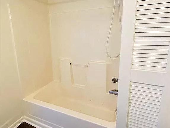 5th image of 821 W Highland Ave
