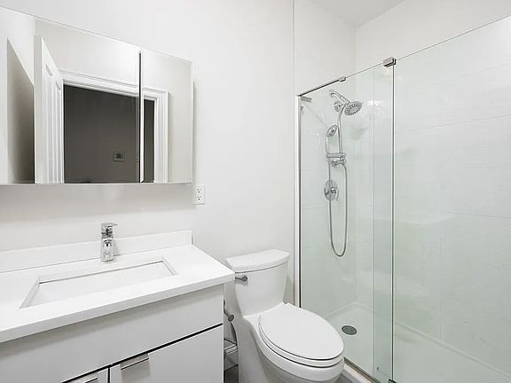 5th image of 1022 Hancock St #205