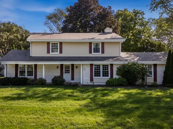 983 Chesterton COURT, Oconomowoc, WI 53066