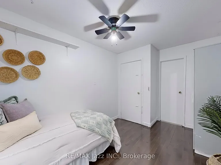 677 Grandview Dr — Photo 12