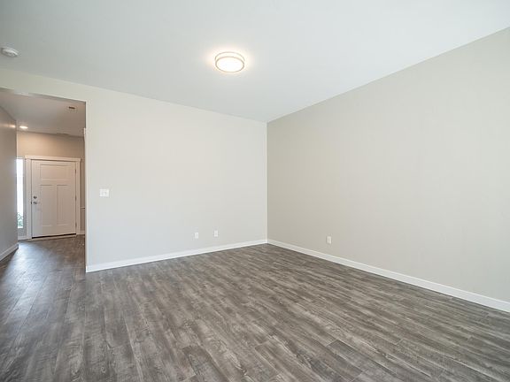 5th image of 1801 Jennie Lee Dr