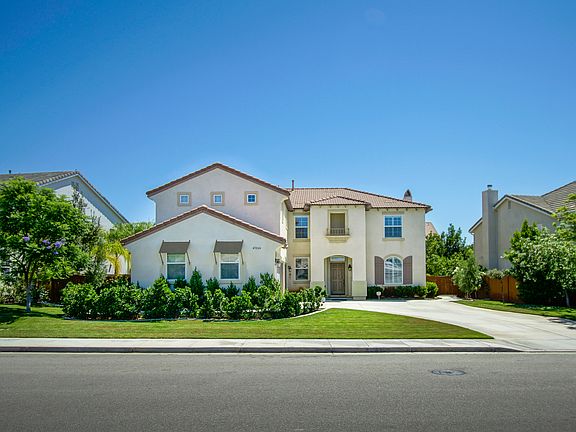2nd image of 45046 Oakford Ct