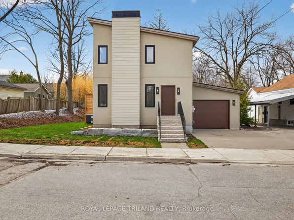 14 Lundy Ln, London, ON N6C 3G5