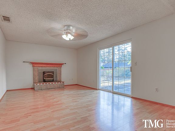 4th image of 705 NE 148th Ave