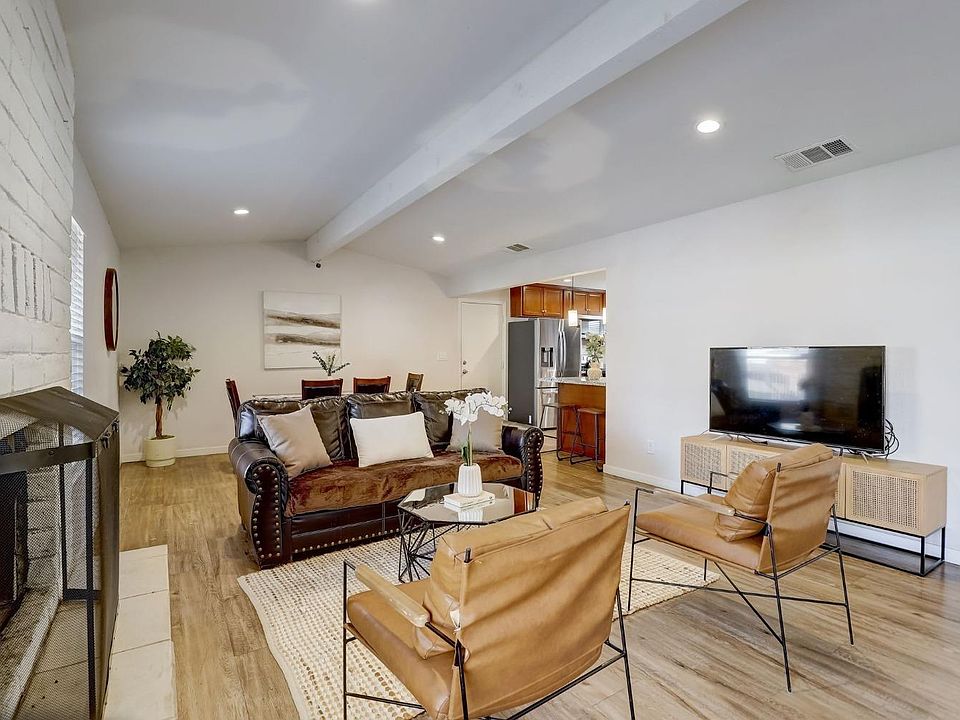 1st image of 558 El Camino Ave