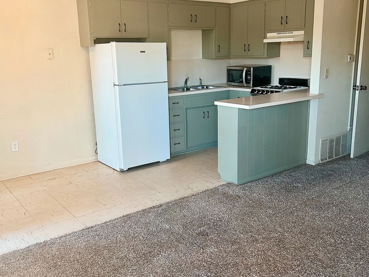 1 bed, 575 sqft, $750 — Photo 2