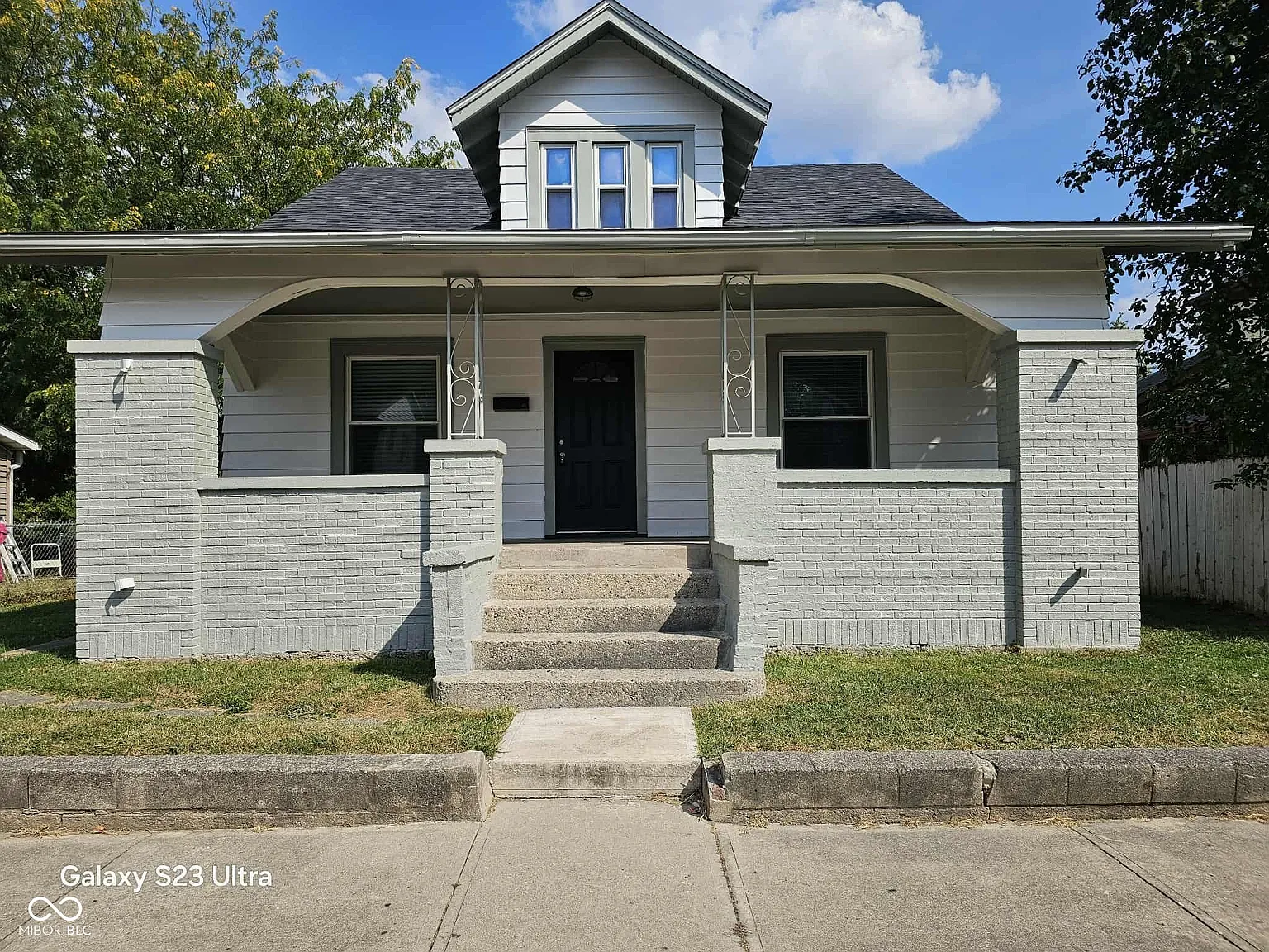 3028 E Lynn St photo 1