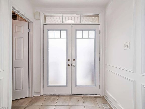 3rd image of 23 Albany St