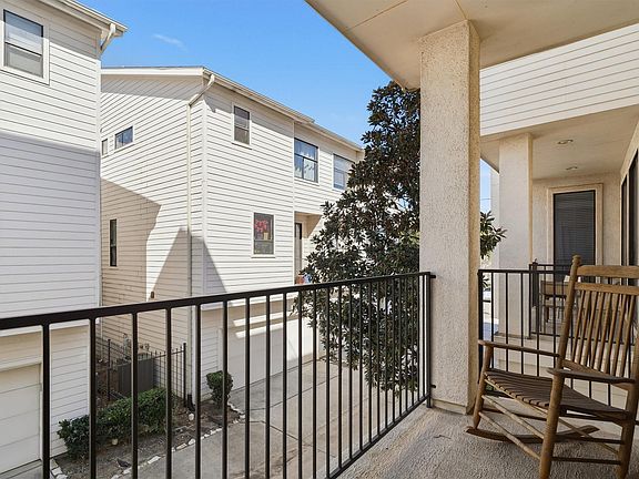 2nd image of 2529 Rusk St