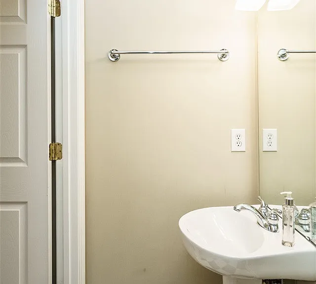 800 Moratuck Dr #206 — Photo 2