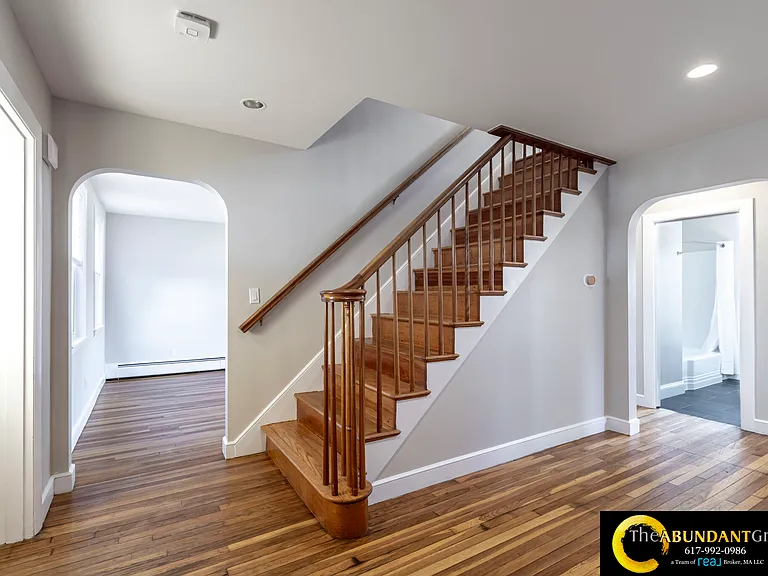 270 Cross St — Photo 16