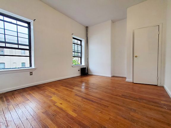4th image of 268 Gates Ave #3R