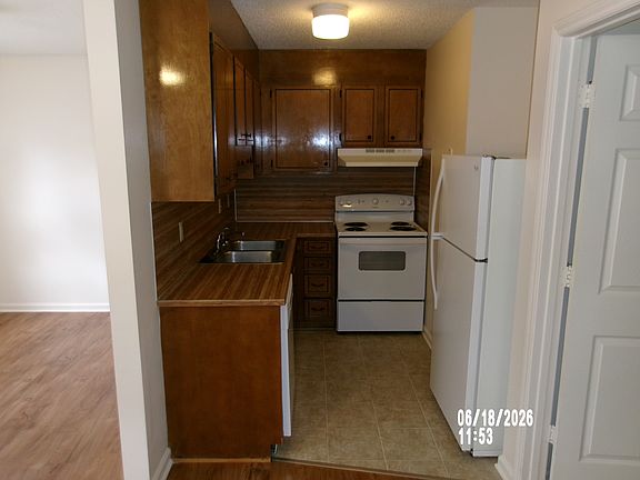 5th image of 1373 5th St NE #1373